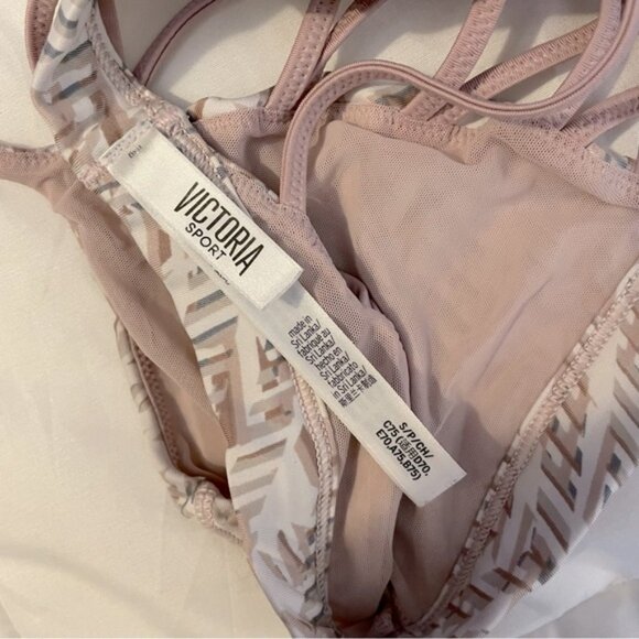 Victorias Secret strappy sports bra - Picture 3 of 3